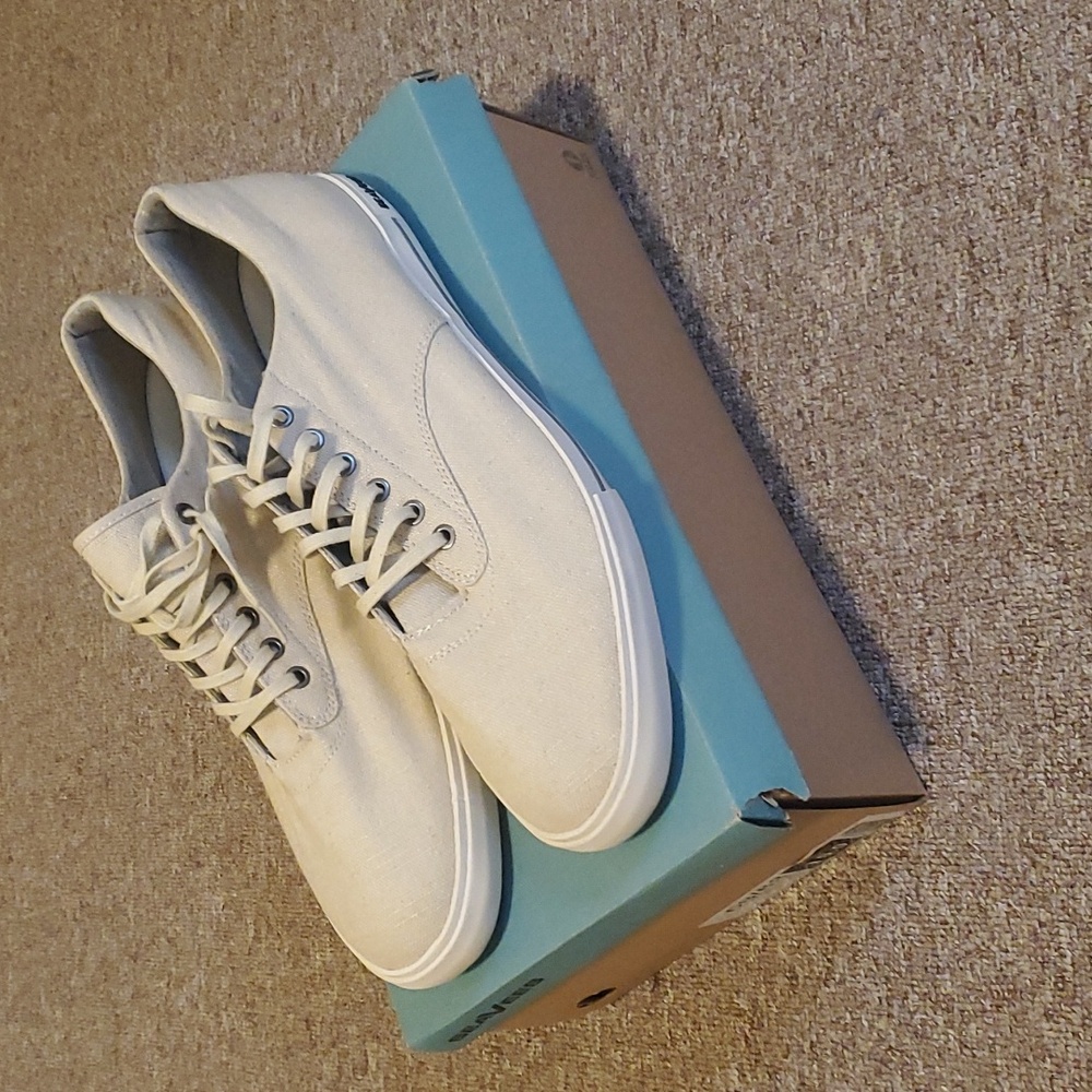 New SeaVees Hermosa Plimsoll Size 15
